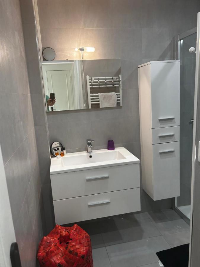 Modern Cosy Two Bedrooms In Cannes , Large Terrace, 5 Minutes From Croisette *